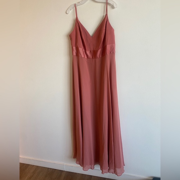 David’s bridal bridesmaid dress - Picture 1 of 2